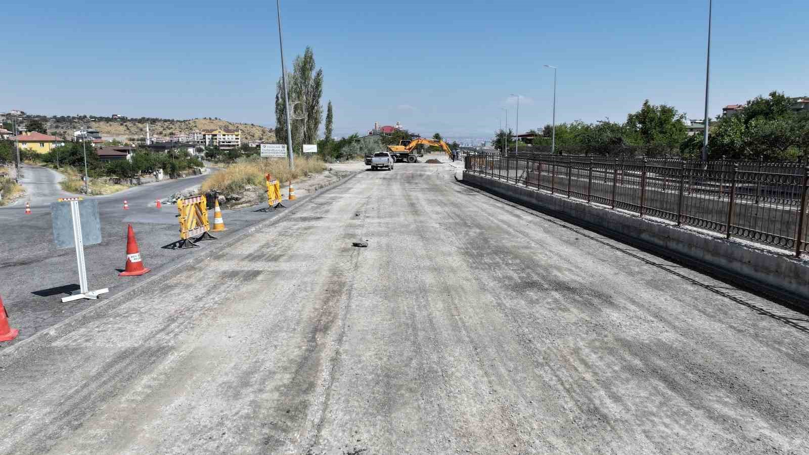 Hacılar Kayseri Caddesi&rsquo;nde ilk etap trafiğe a&ccedil;ıldı
