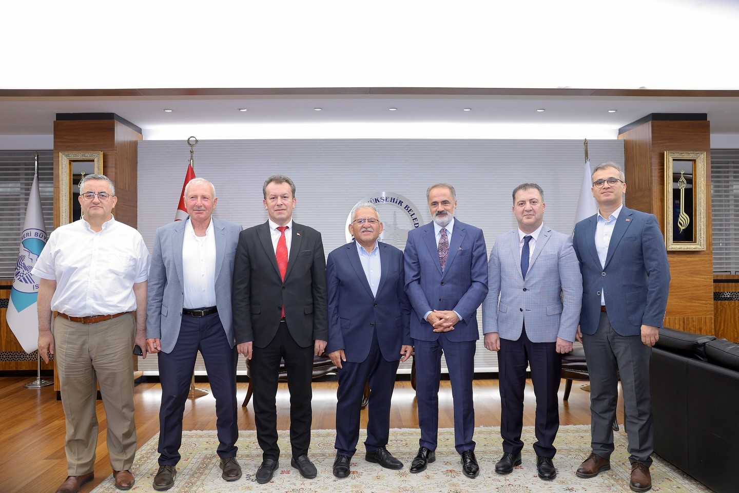 Başkan Büyükkılıç, TCDD Genel Müdürü Kurt’u makamında konuk etti