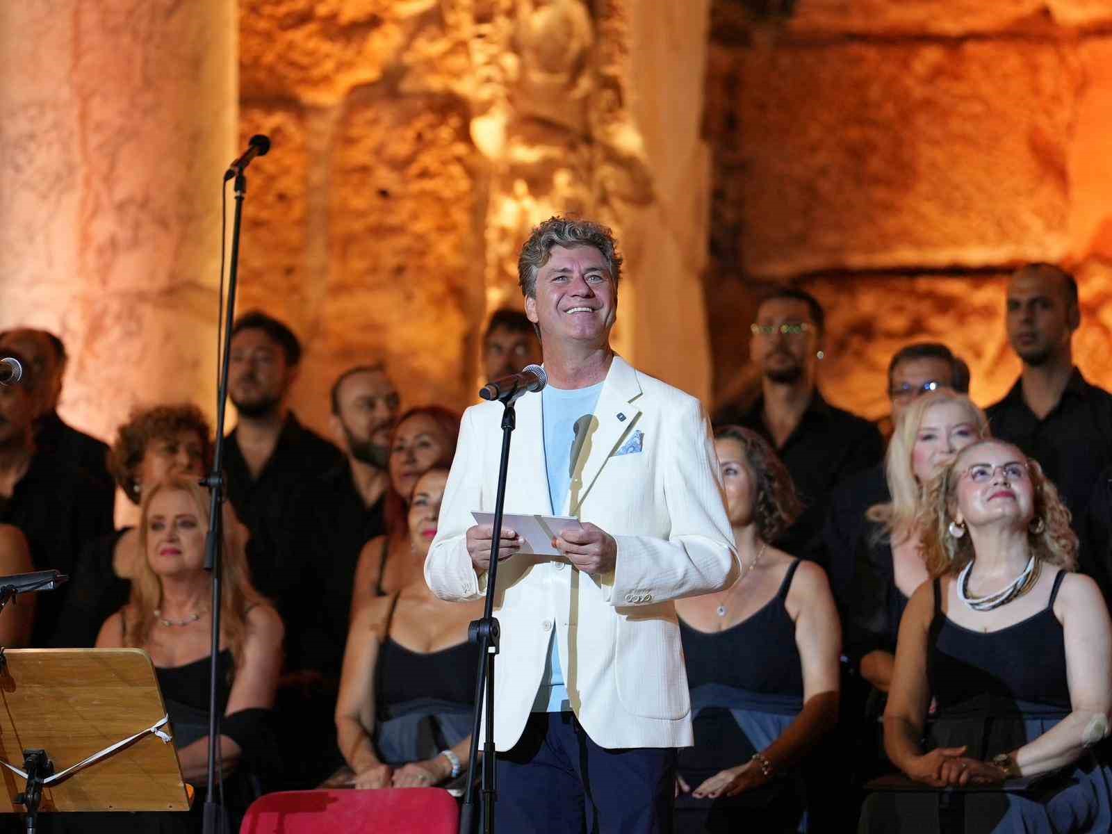 Hierapolis Antik Kenti tarihi konserle on binleri ağırladı