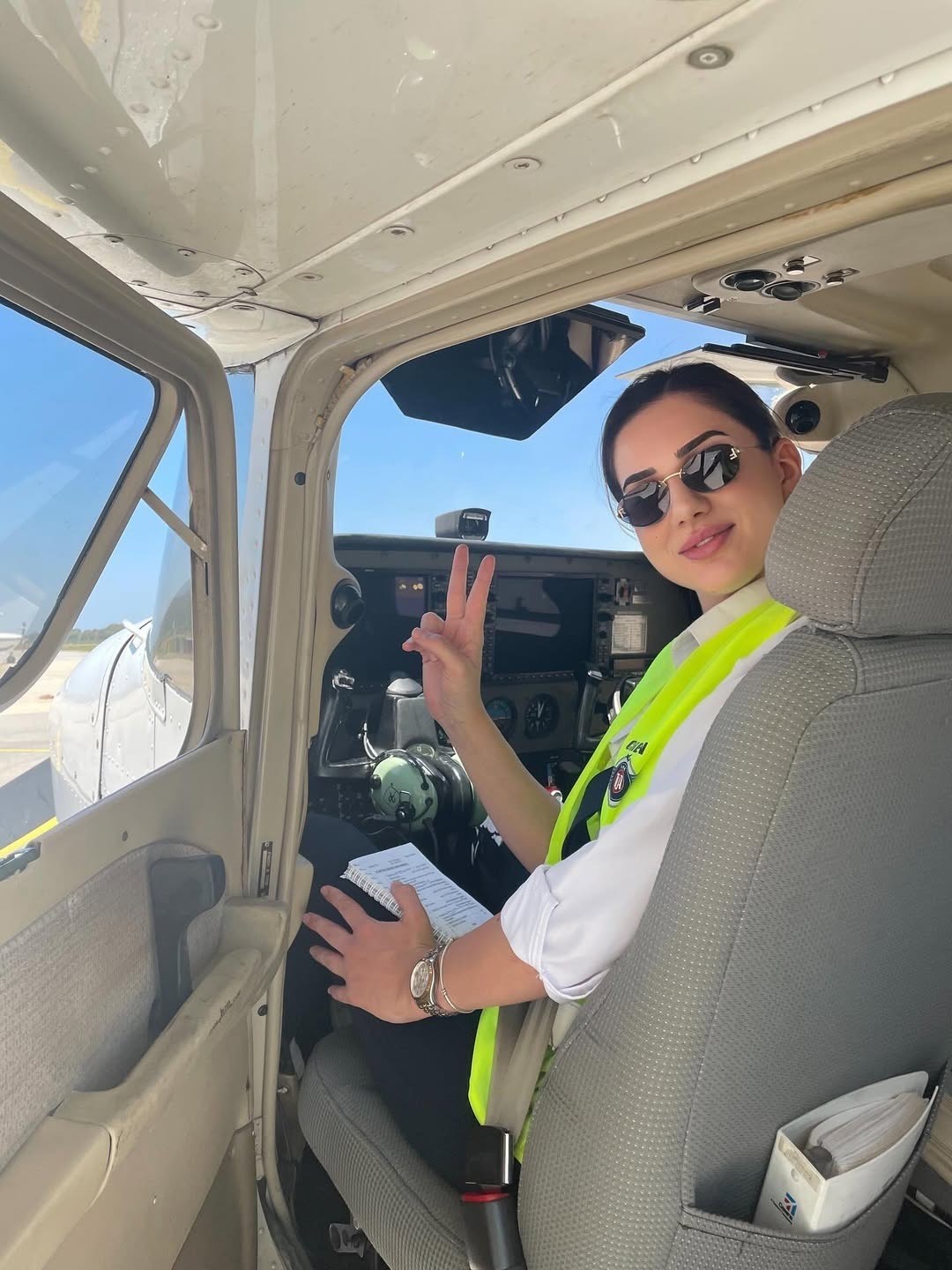 İzmir&rsquo;de d&uuml;şen eğitim u&ccedil;ağının enkazı kaldırıldı
