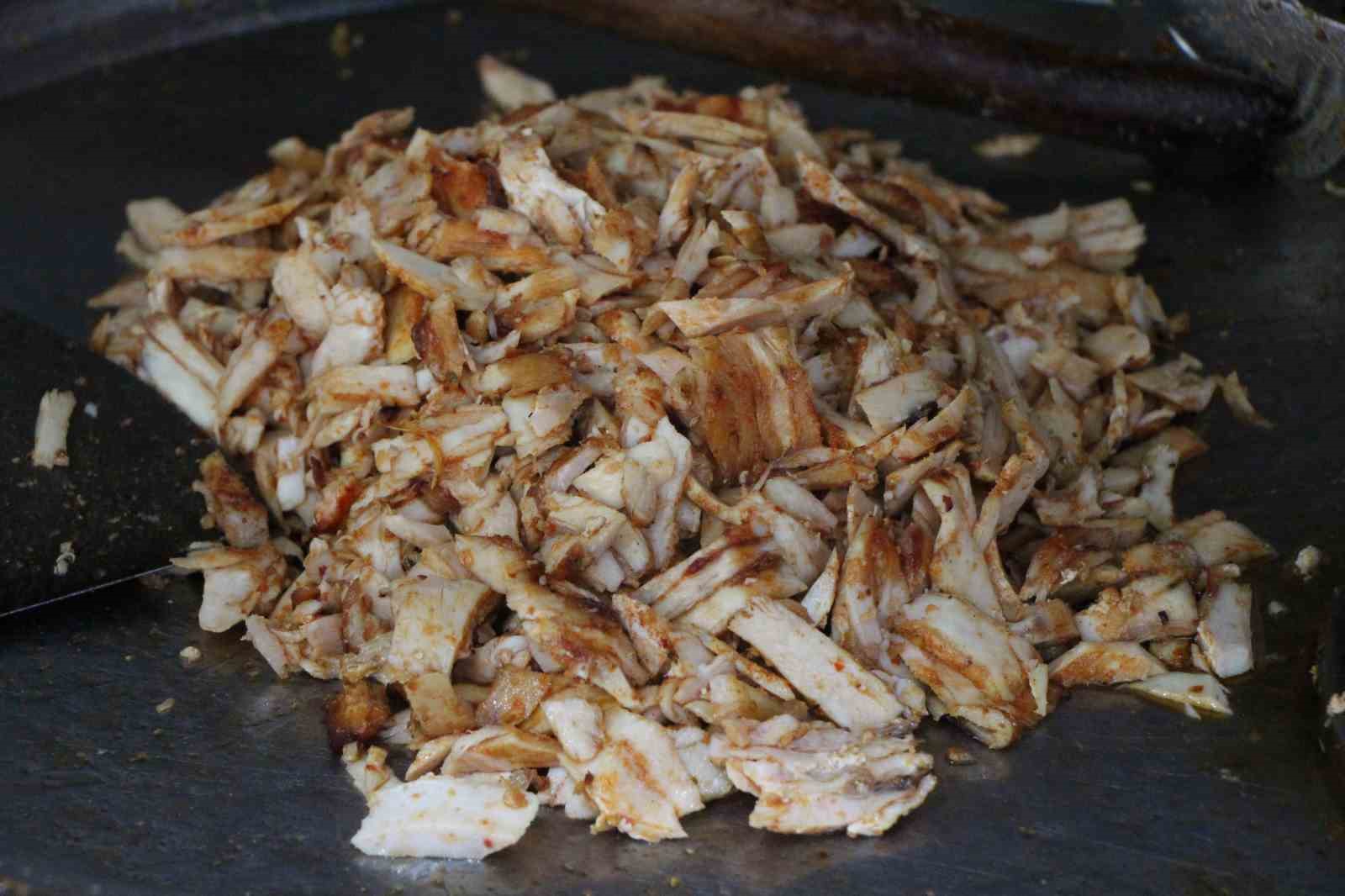 Amasya’nın tek kadın döner ustasına en çok kadınlar şaşırıyor