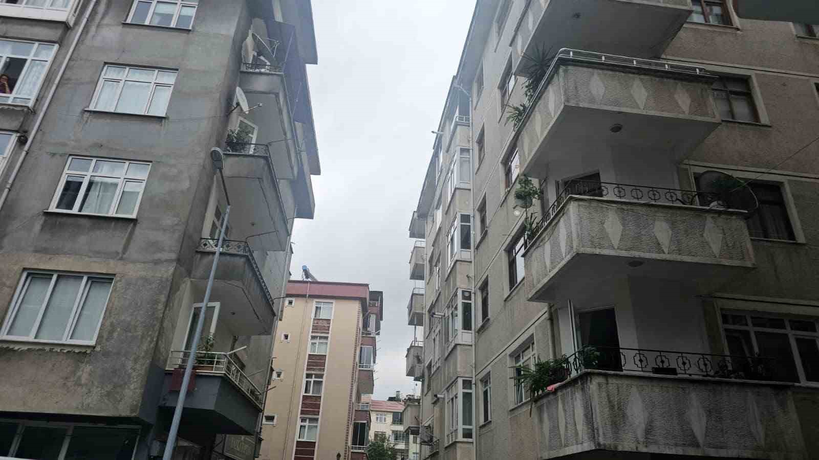 Artvin’de 10 günlük bebek 5. kattan babasının kucağından düşerek hayatını kaybetti