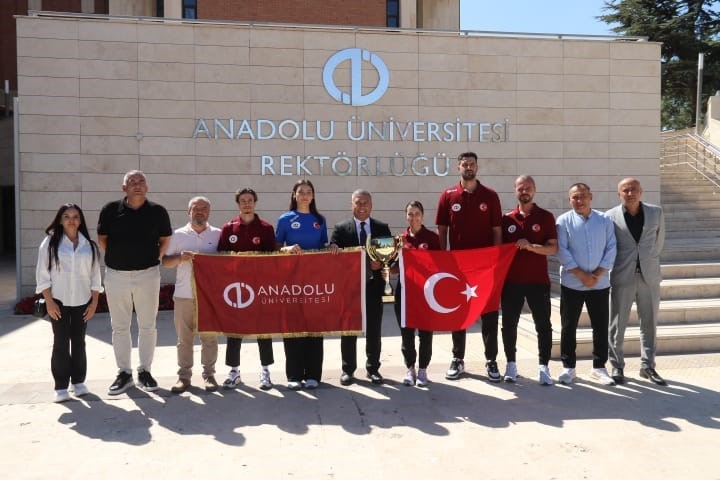 Anadolu &Uuml;niversitesi b&uuml;y&uuml;k bir başarıya imza attı
