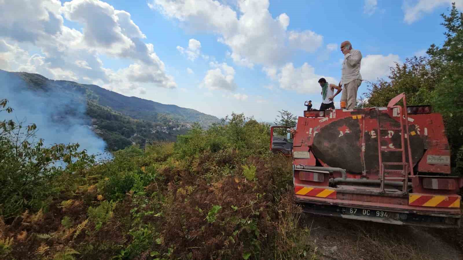Zonguldak&rsquo;ta 2 dekarlık alanda &ouml;rt&uuml; yangını
