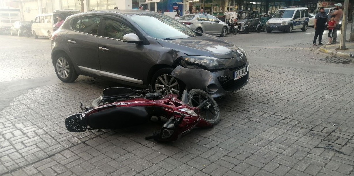 Isparta&rsquo;da otomobil ile motosiklet &ccedil;arpıştı: 1 yaralı
