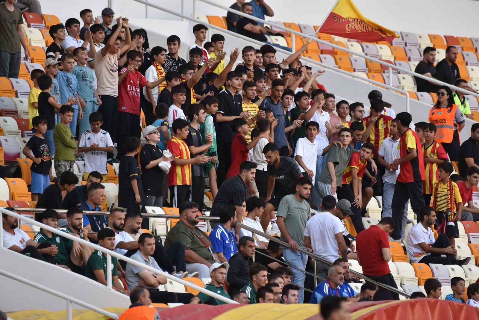 Malatya Yeşilyurtspor, Yeni Malatyaspor&rsquo;u 5-0 mağlup ederek tur atladı
