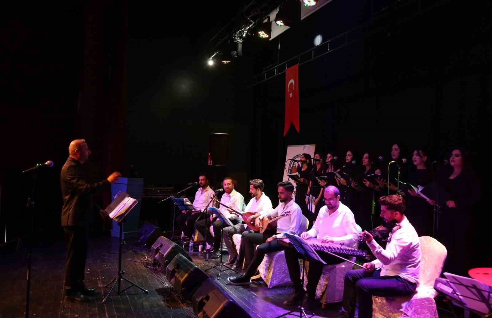 Van B&uuml;y&uuml;kşehir Belediyesi Konservatuvarından T&uuml;rk Halk M&uuml;ziği ziyafeti
