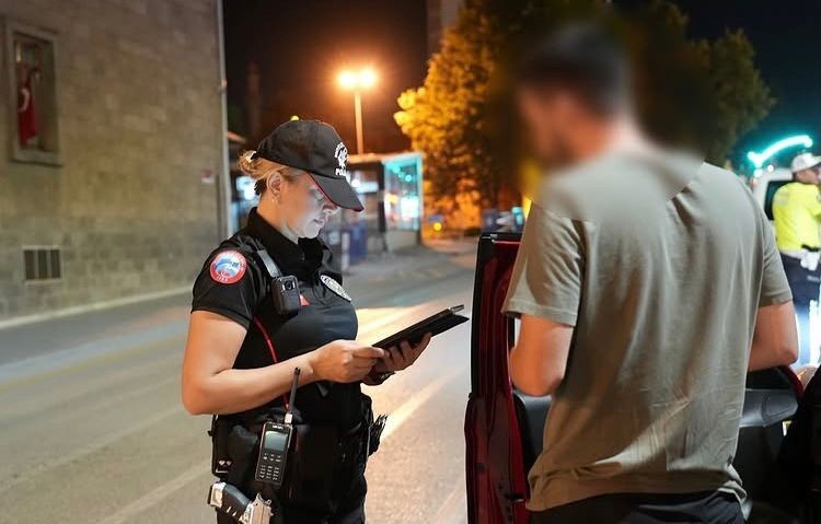 Modifiye ve abartı egzoz denetiminde 5 ara&ccedil; trafikten men edildi
