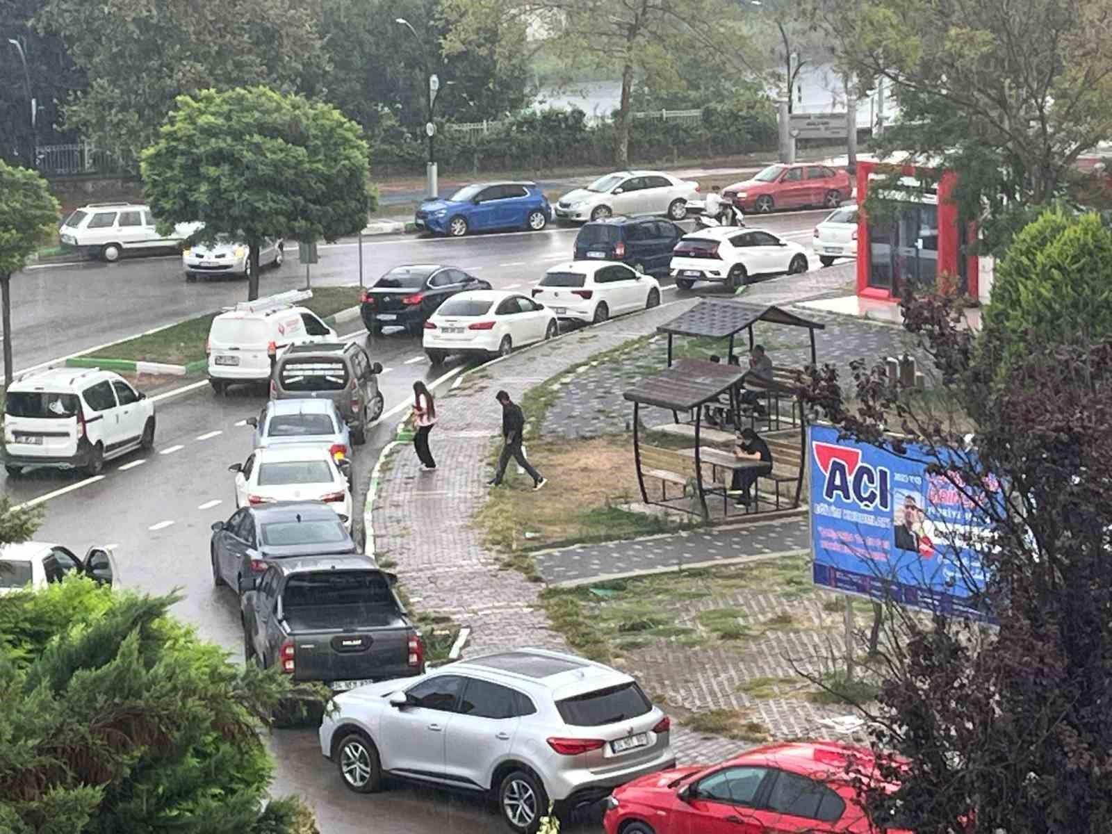 Çarşamba’yı serinleten yağmur