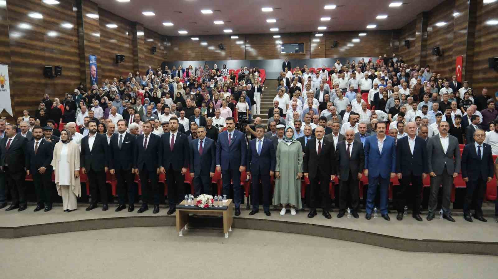 AK Parti Genel Sekreteri İnan: "CHP bugün rantçıların esir aldığı dar kadrocu anlayışın pençesinde kıvranıyor"