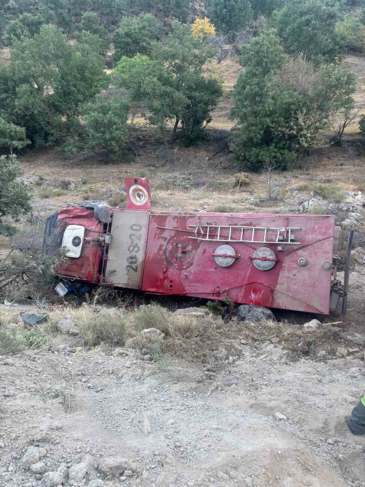 Yangın bölgesinden dönen arazöz şarampole yuvarlandı