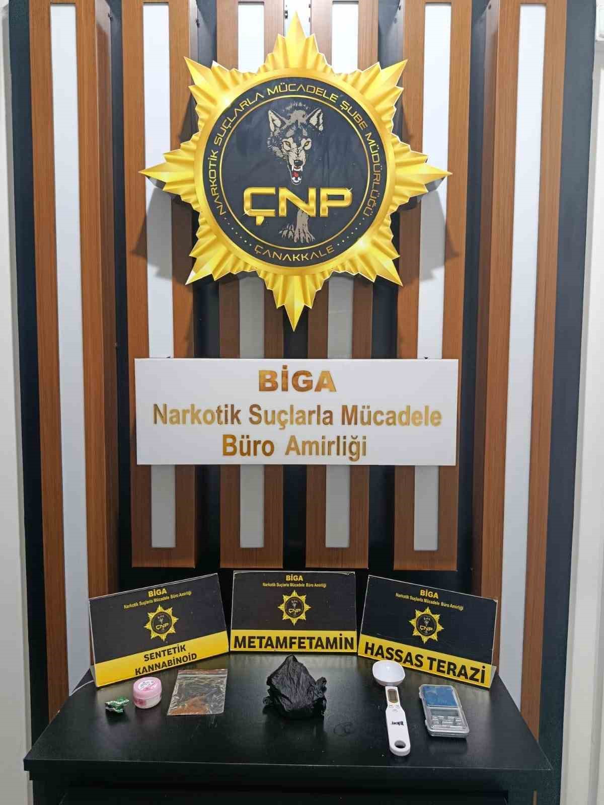 &Ccedil;anakkale&rsquo;de uyuşturucu operasyonu: 5 tutuklama
