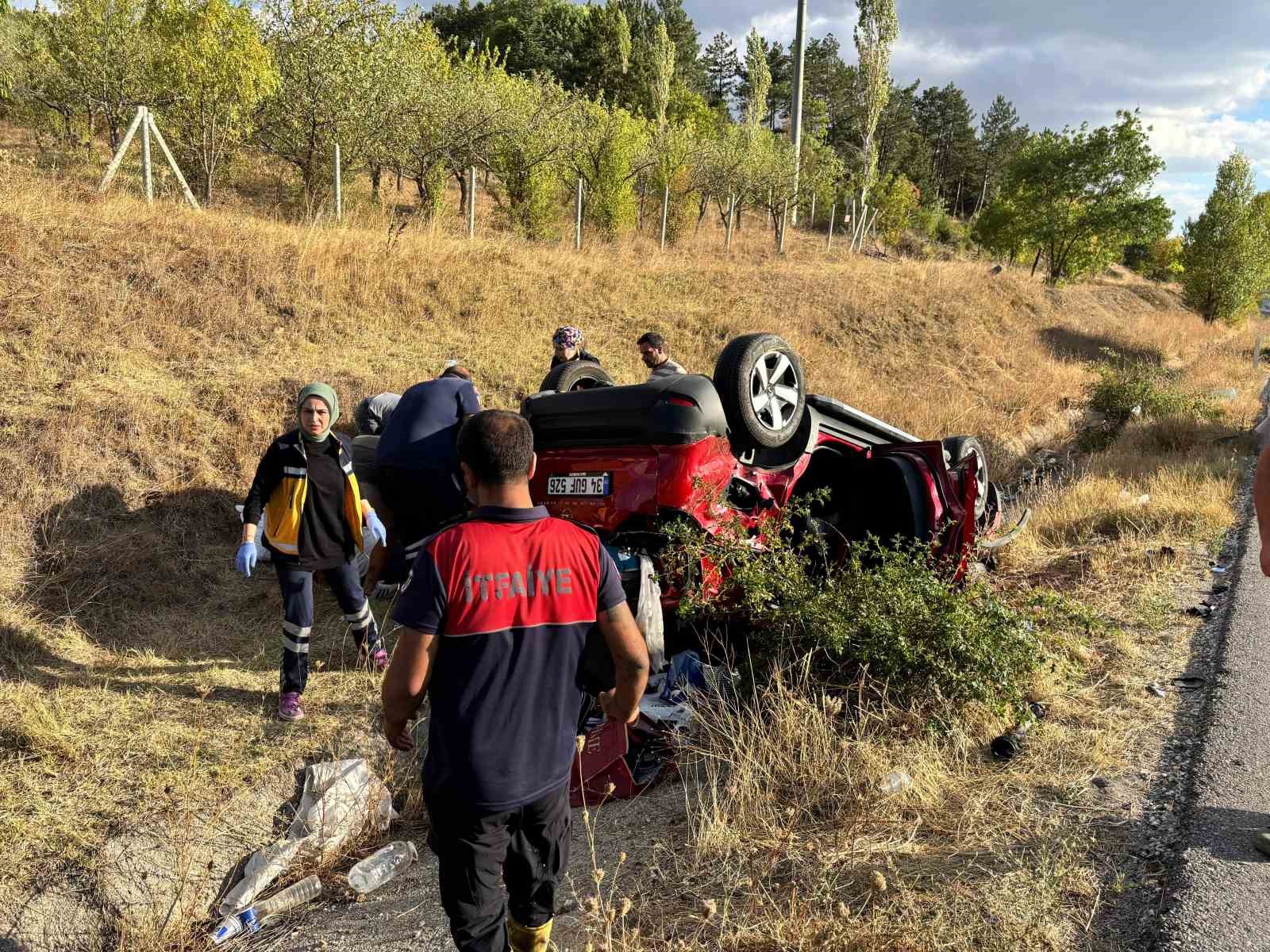 Çorum’da otomobil takla attı: 2 yaralı