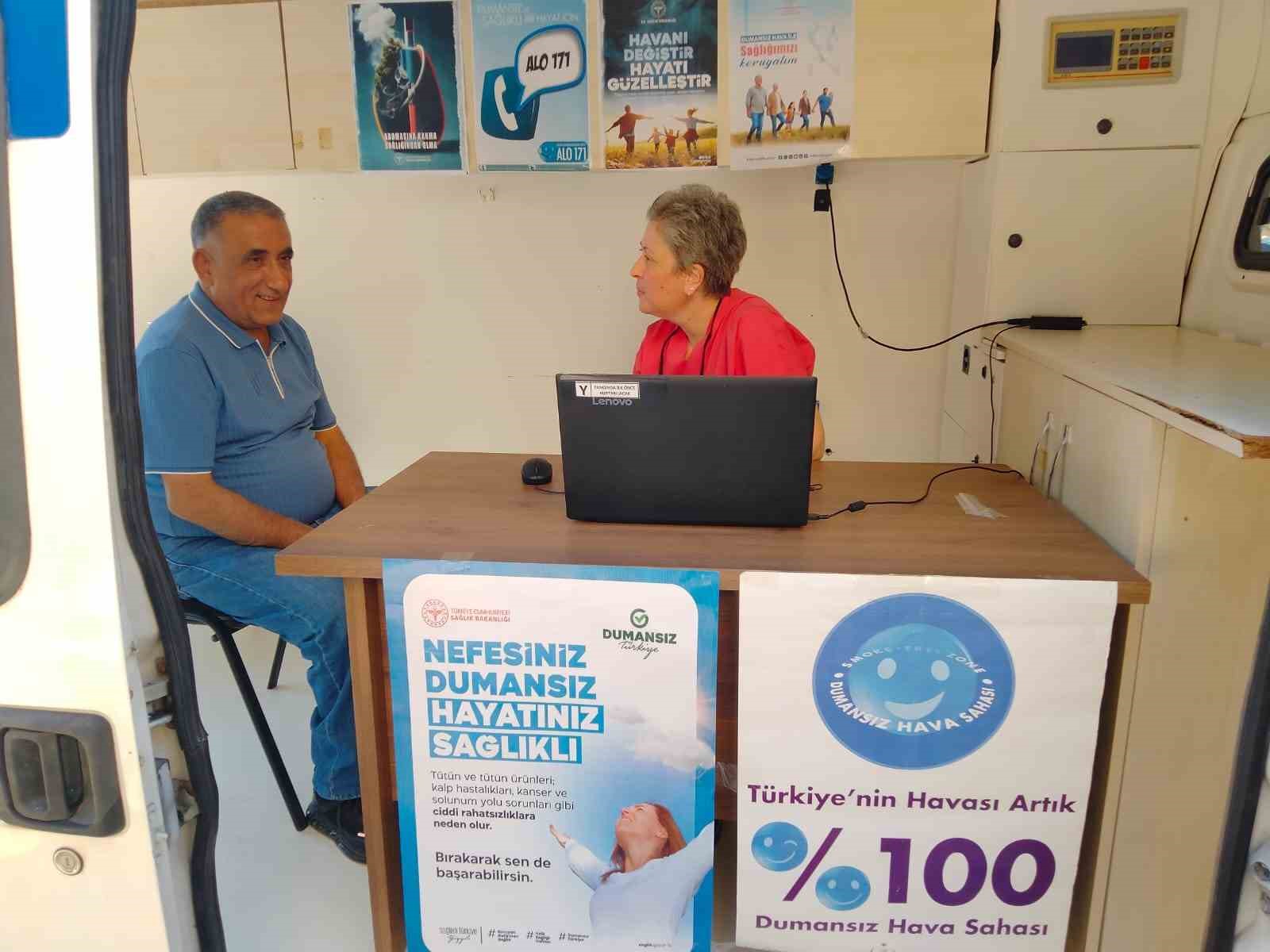 Manisa’da mobil sigara bırakma aracı sahaya indi