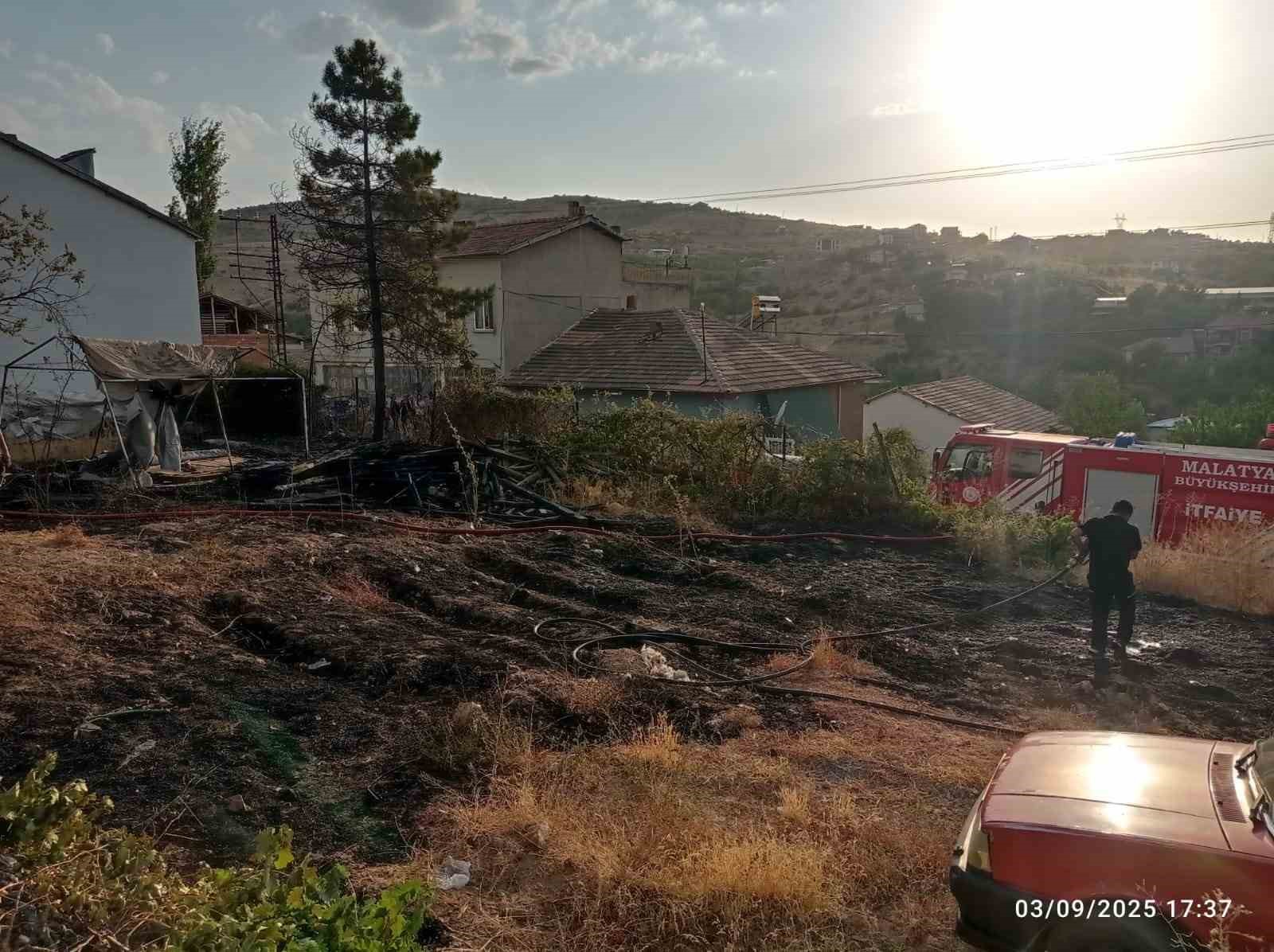 Malatya’da iki ayrı noktada bahçe yangını