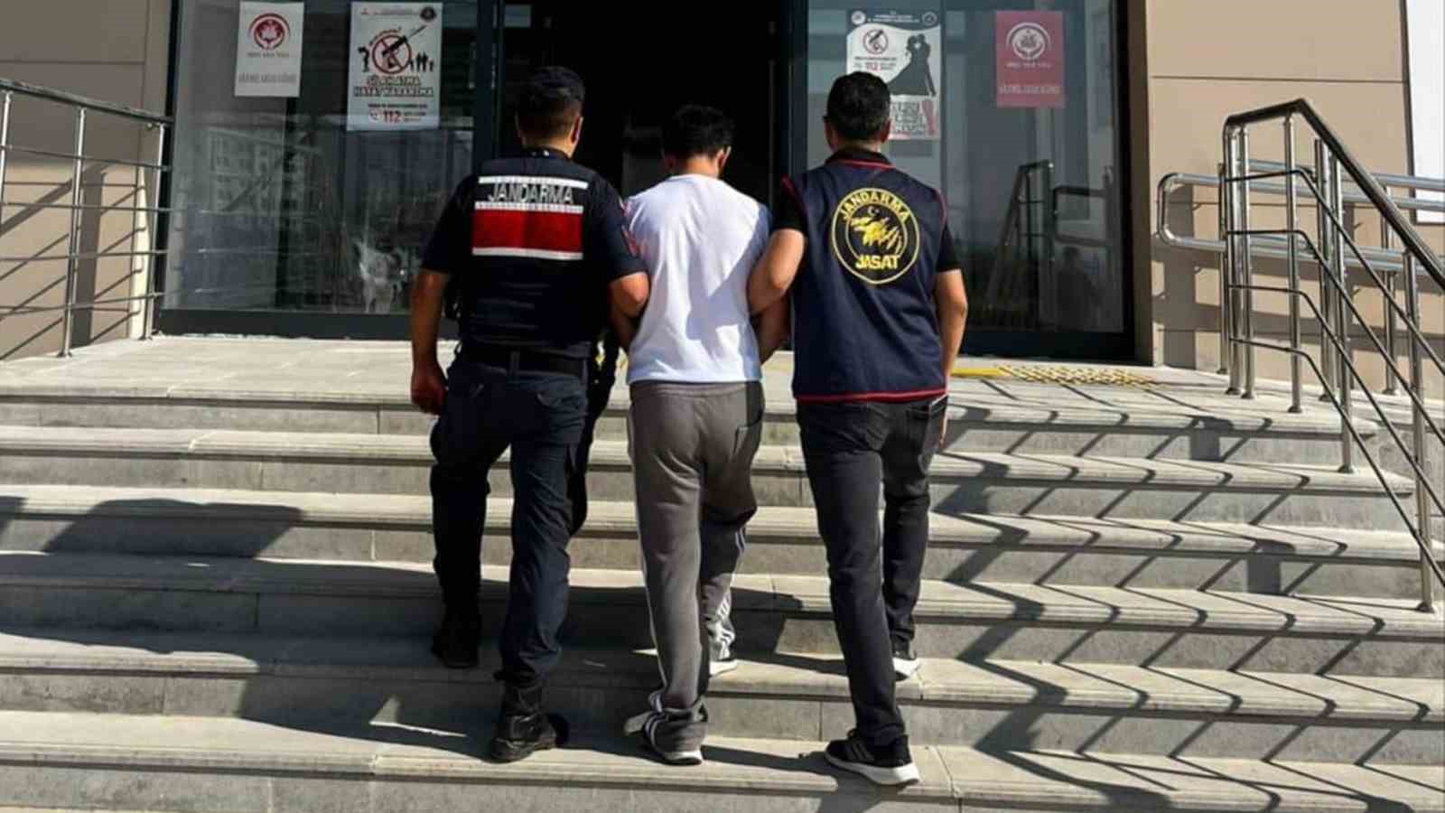 98 suç kaydı bulunan 21 yaşındaki firari yakalandı