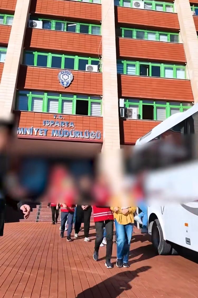 Isparta&rsquo;da aranan şahıslara y&ouml;nelik operasyonlarda 243 kişi yakalandı
