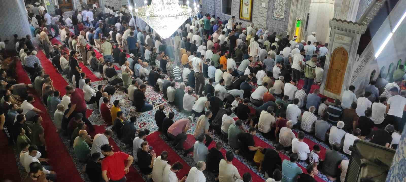 Balıklıg&ouml;l&rsquo;de Mevlid Kandili coşkusu
