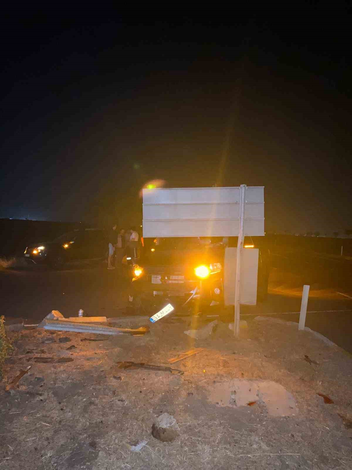 Muratlı&rsquo;da korkutan kaza: Bir ara&ccedil; alev aldı
