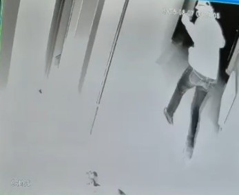 Kahramanmaraş&rsquo;ta ikamet yangınının nedeni kundaklama &ccedil;ıktı... Daireyi b&ouml;yle yakmış
