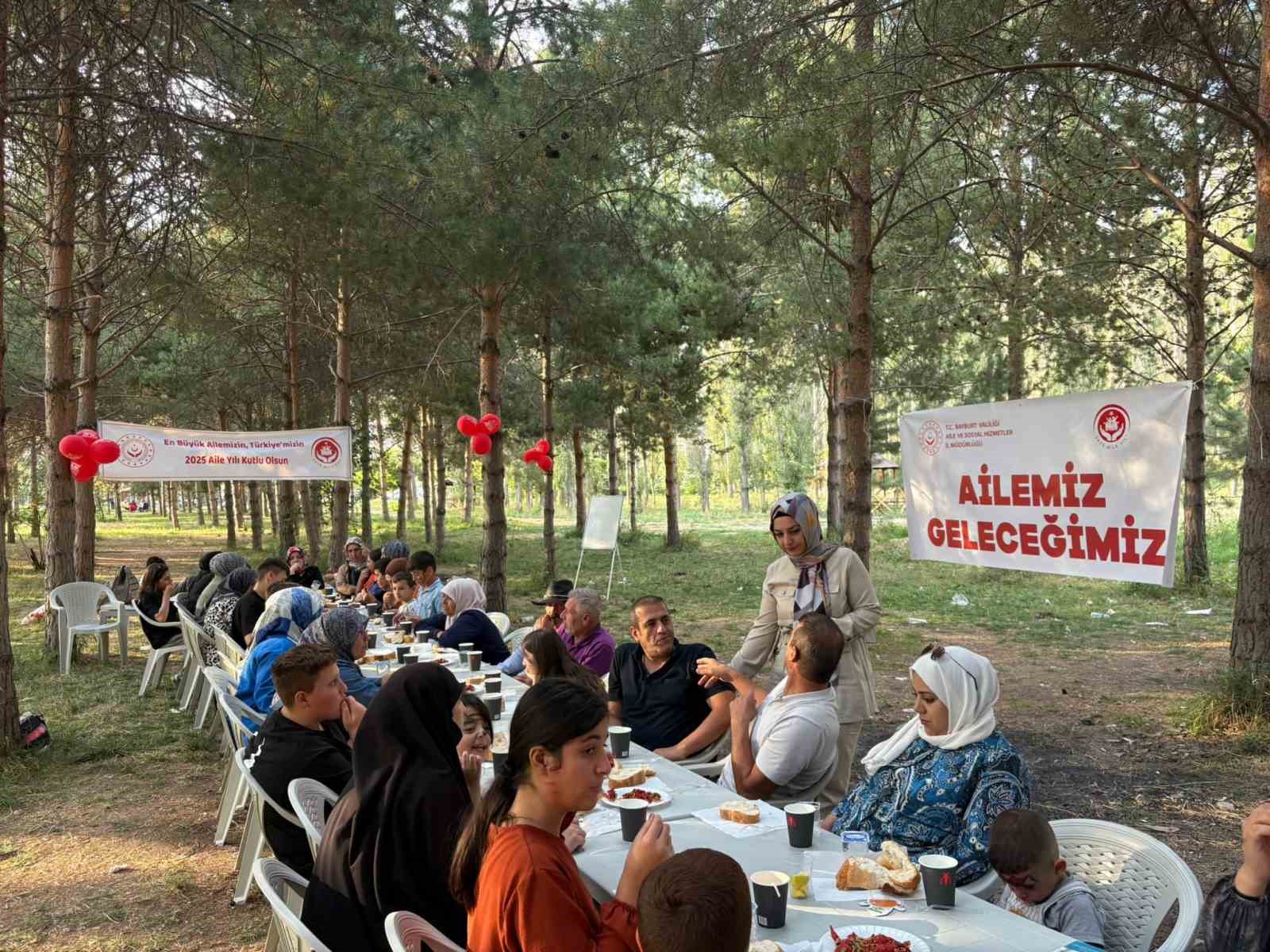 Bayburt&rsquo;ta d&uuml;zenlenen &rsquo;Dijital Detoks Kampı&rsquo; ile doğada vakit ge&ccedil;irildi
