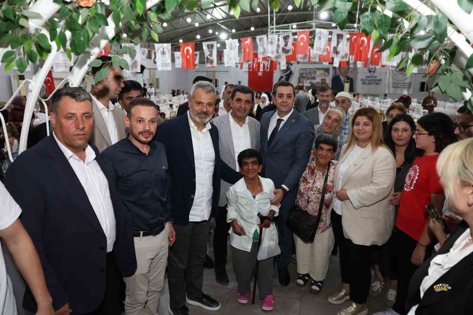 Hatay’da 94 engelli vatandaş umre görevi için kutsal topraklara uğurlandı