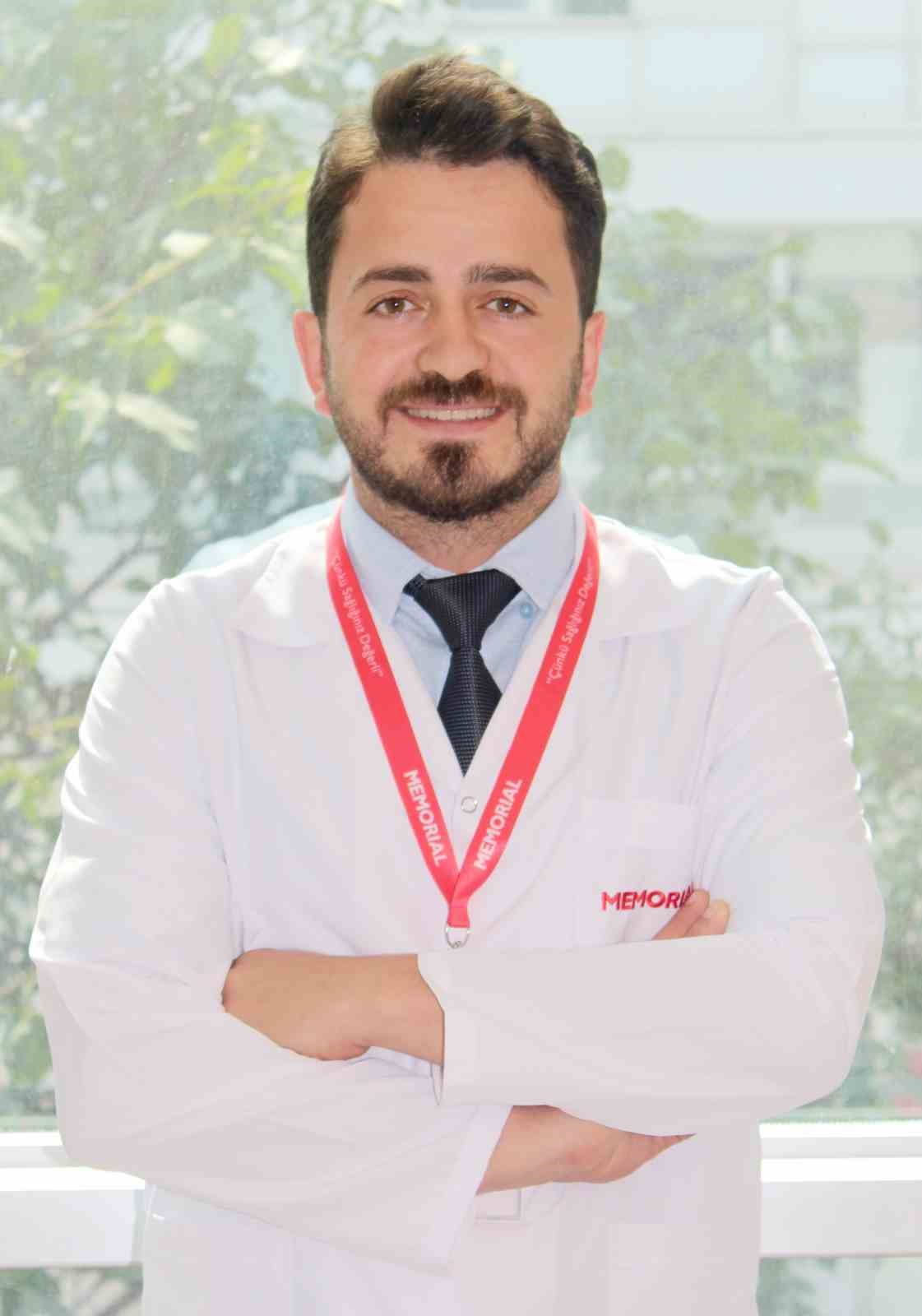 Uzmanı yüksek topuklu ayakkabılara karşı uyardı: "Doğal duruşu bozabilir"