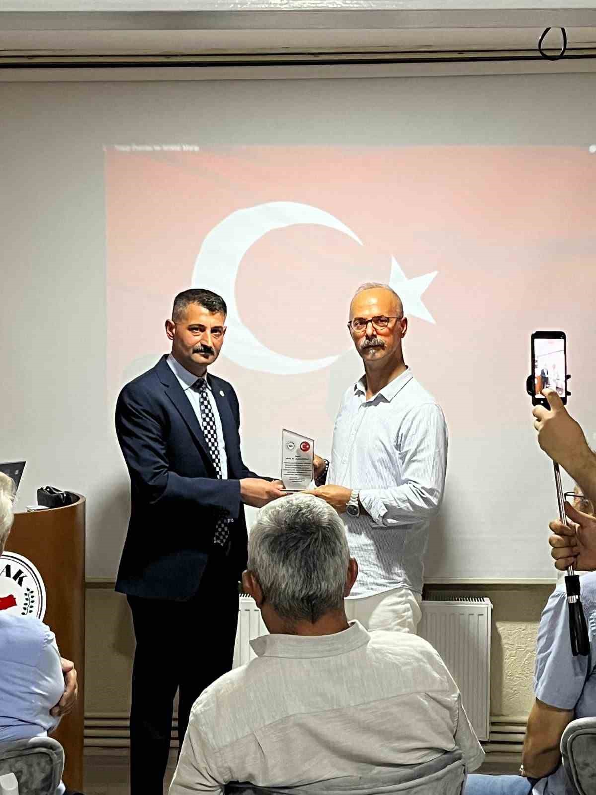 &lsquo;Milli M&uuml;cadelede Eskişehir&rsquo;in yeri ve &ouml;nemi&rsquo; konulu konferans
