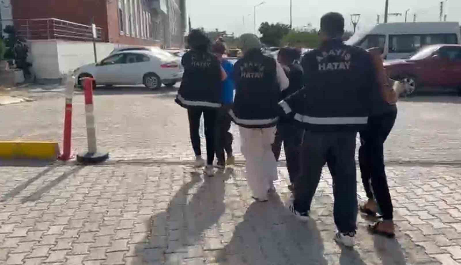 İstanbul&rsquo;da hırsızlık su&ccedil;undan aranan şahıslar Hatay&rsquo;da yakalandı
