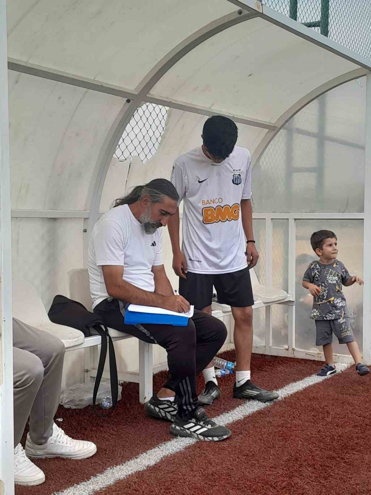 Van Büyükşehir Belediyespor futbolcu seçmelerine yoğun ilgi
