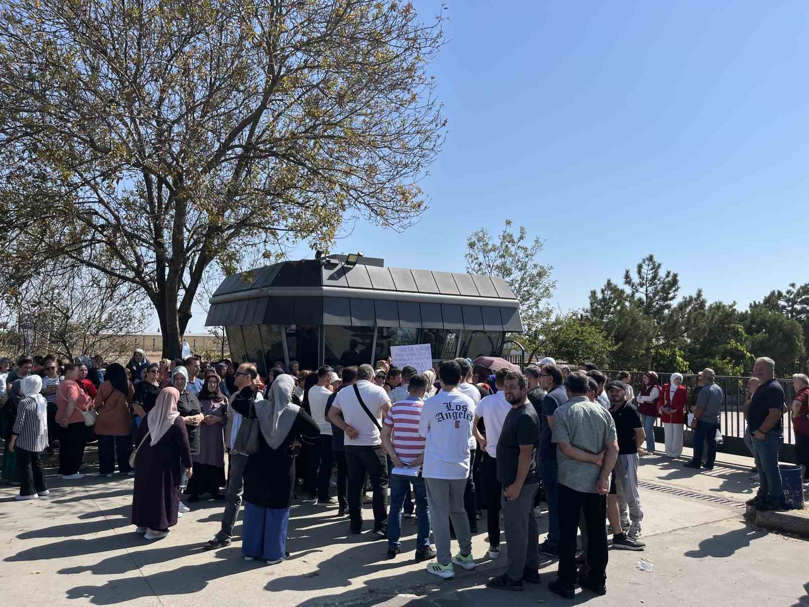 Tekirdağ’da mağdur işçiler fabrika kapısına dayandı
