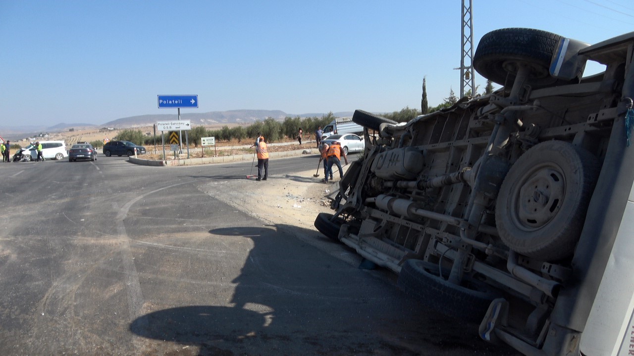 Kilis’te 3 aracın karıştığı kazada 1 kişi öldü, 4 kişi yaralandı