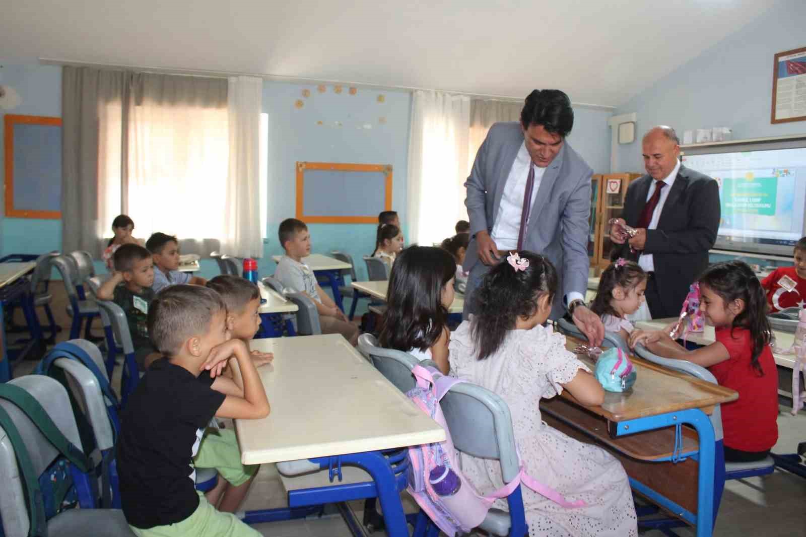 Köyceğiz Kaymakamı Kumcu, uyum haftası kapsamında öğrencilerle buluştu