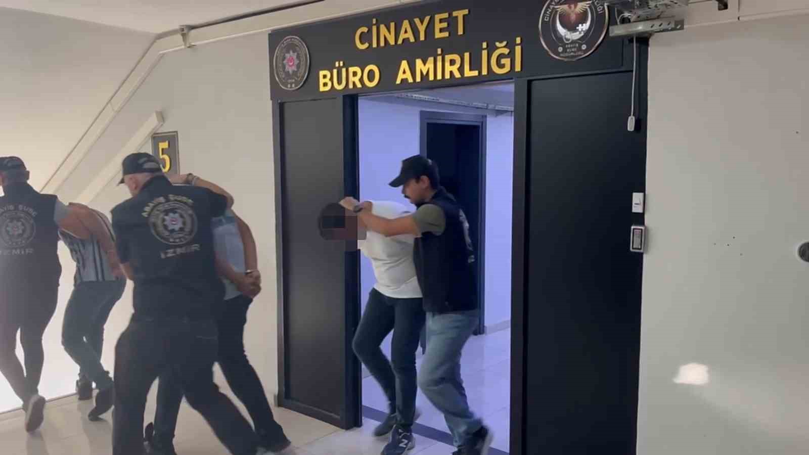 Çiğli’de sokak ortasında işlenen cinayette 2 tutuklama
