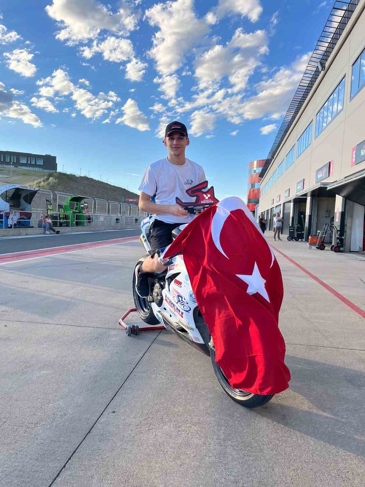 Başiskeleli milli sporcu Superbike Şampiyonası’nda üçüncü oldu
