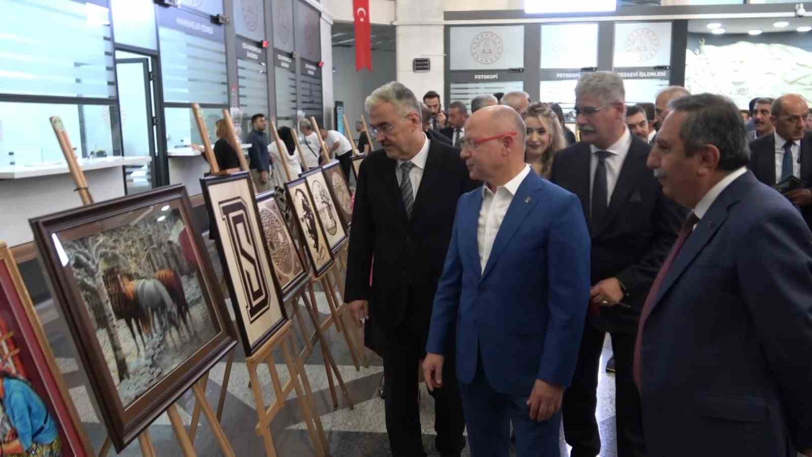 Bursa&rsquo;da yükümlülerin el becerileri sergilendi