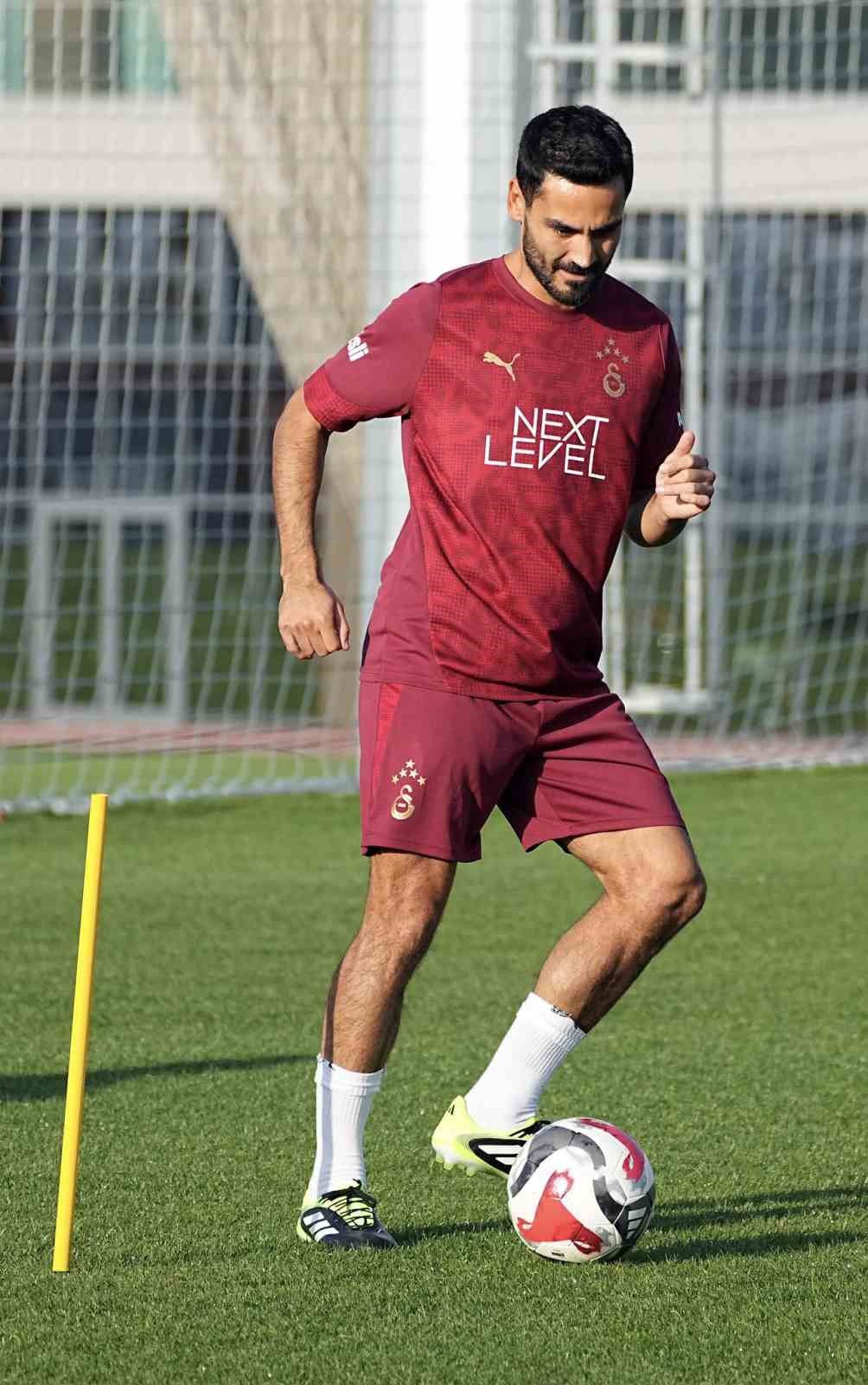İlkay Gündoğan, Galatasaray ile ilk antrenmanına çıktı