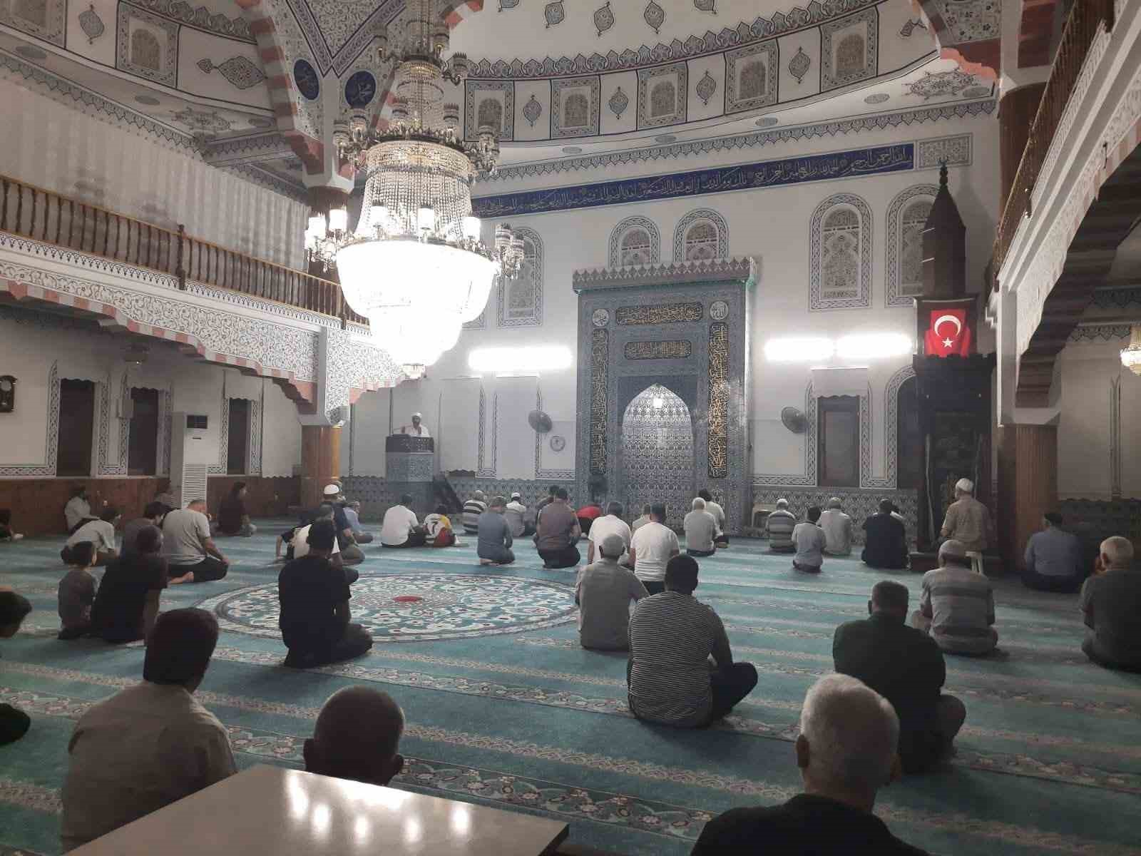 Köyceğiz’de Mevlid-i Nebi gecesi dualarla ihya edildi