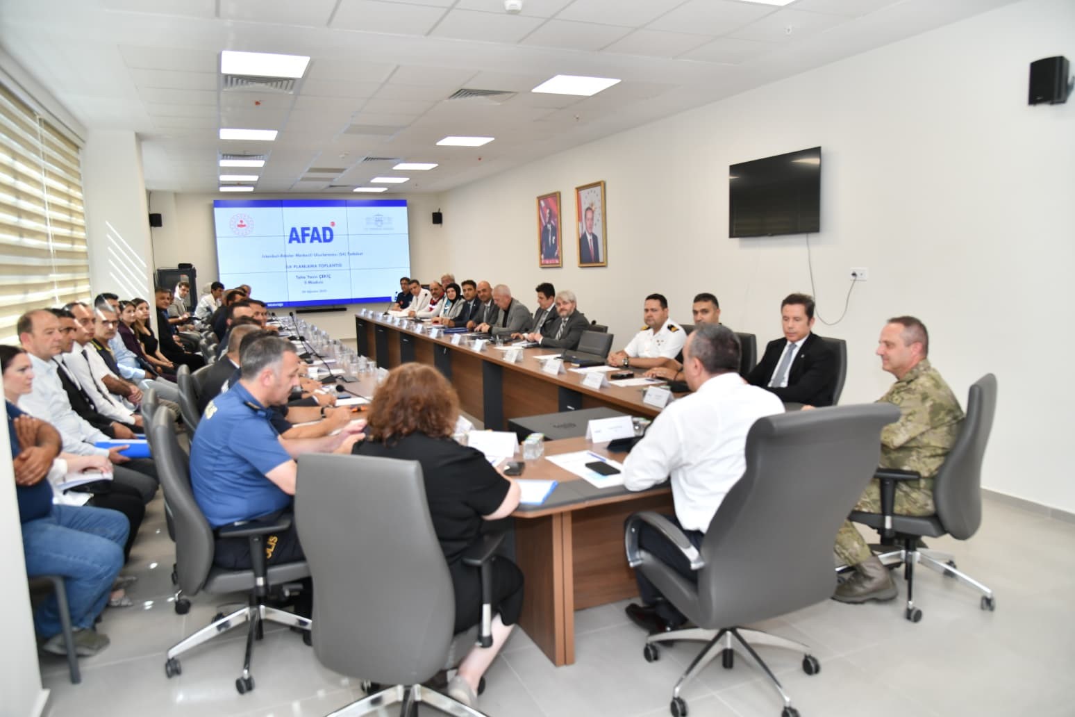 İstanbul-Adalar merkezli deprem tatbikatı i&ccedil;in planlama toplantısı yapıldı
