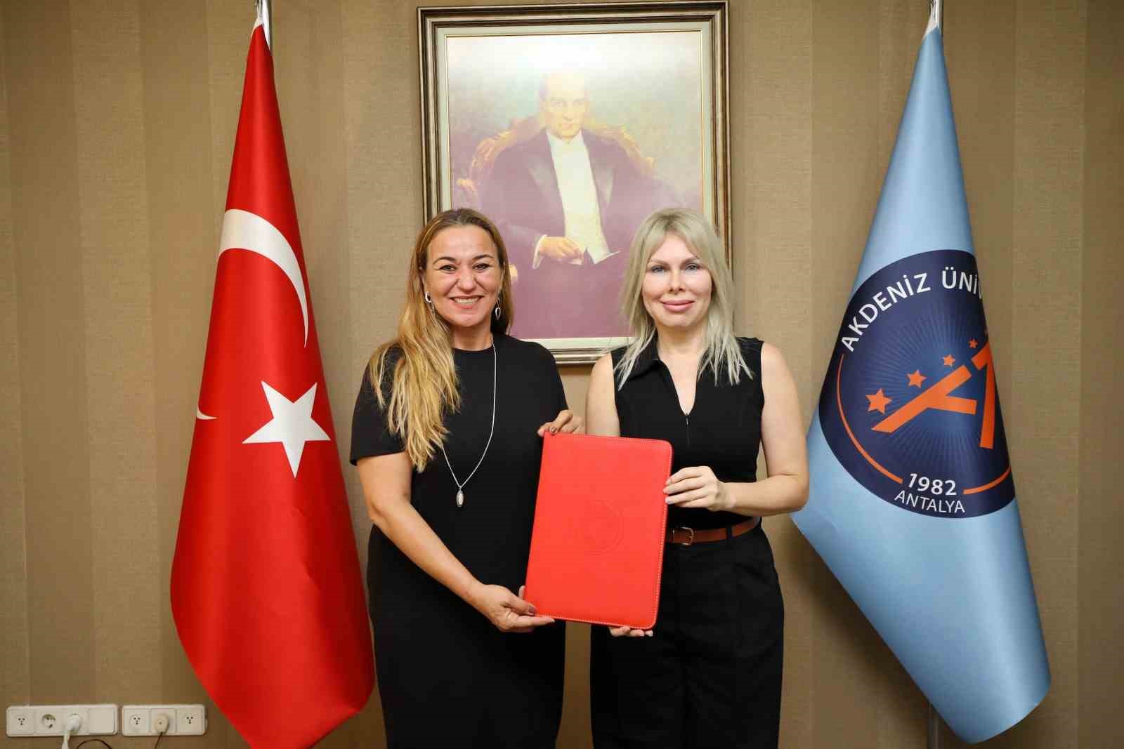 Akdeniz &Uuml;niversitesi&rsquo;nden muhtarlara &uuml;cretsiz online eğitim desteği
