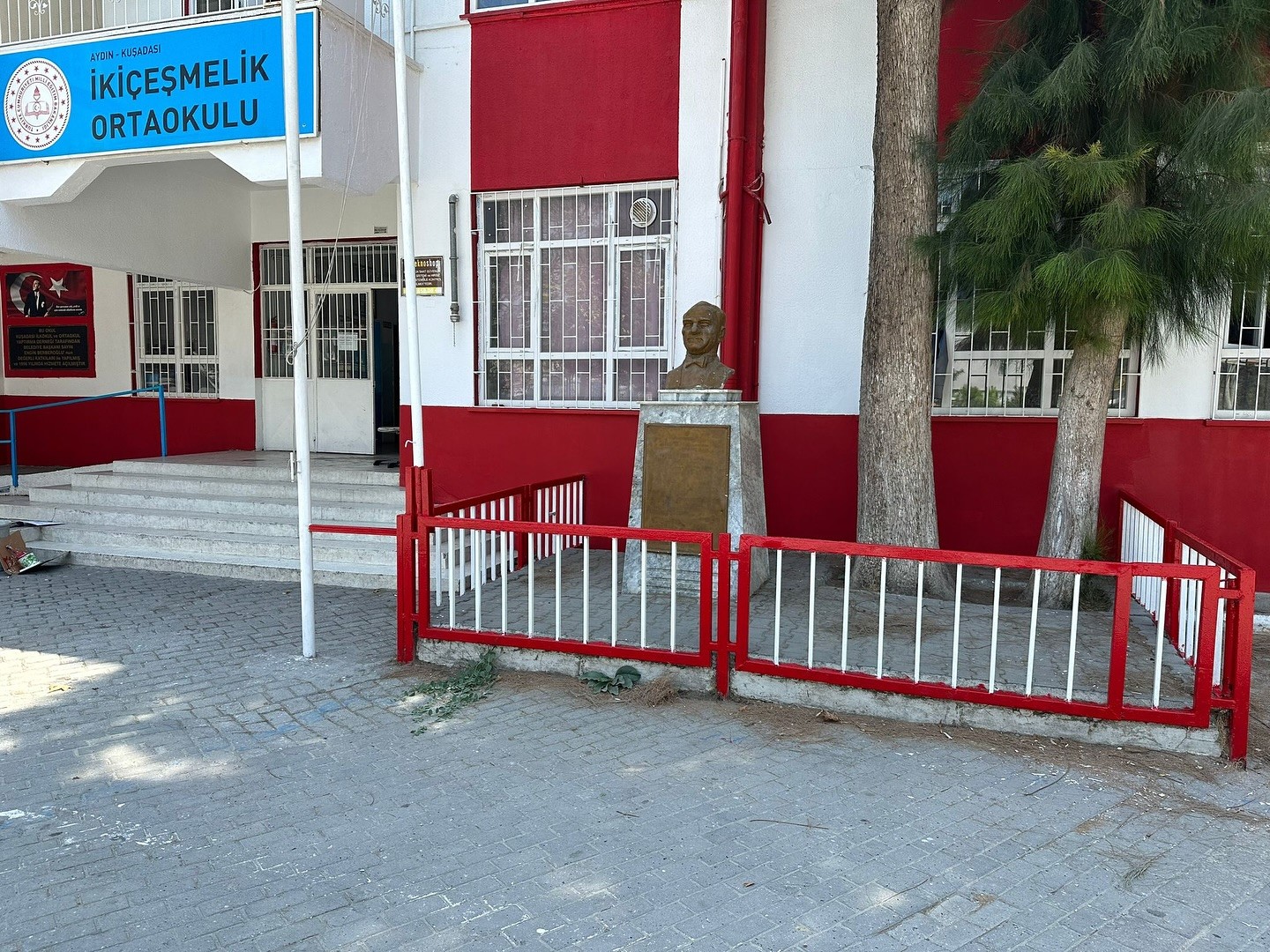 Kuşadası’nda okullar Denetimli Serbestlik iş birliğiyle yenilendi