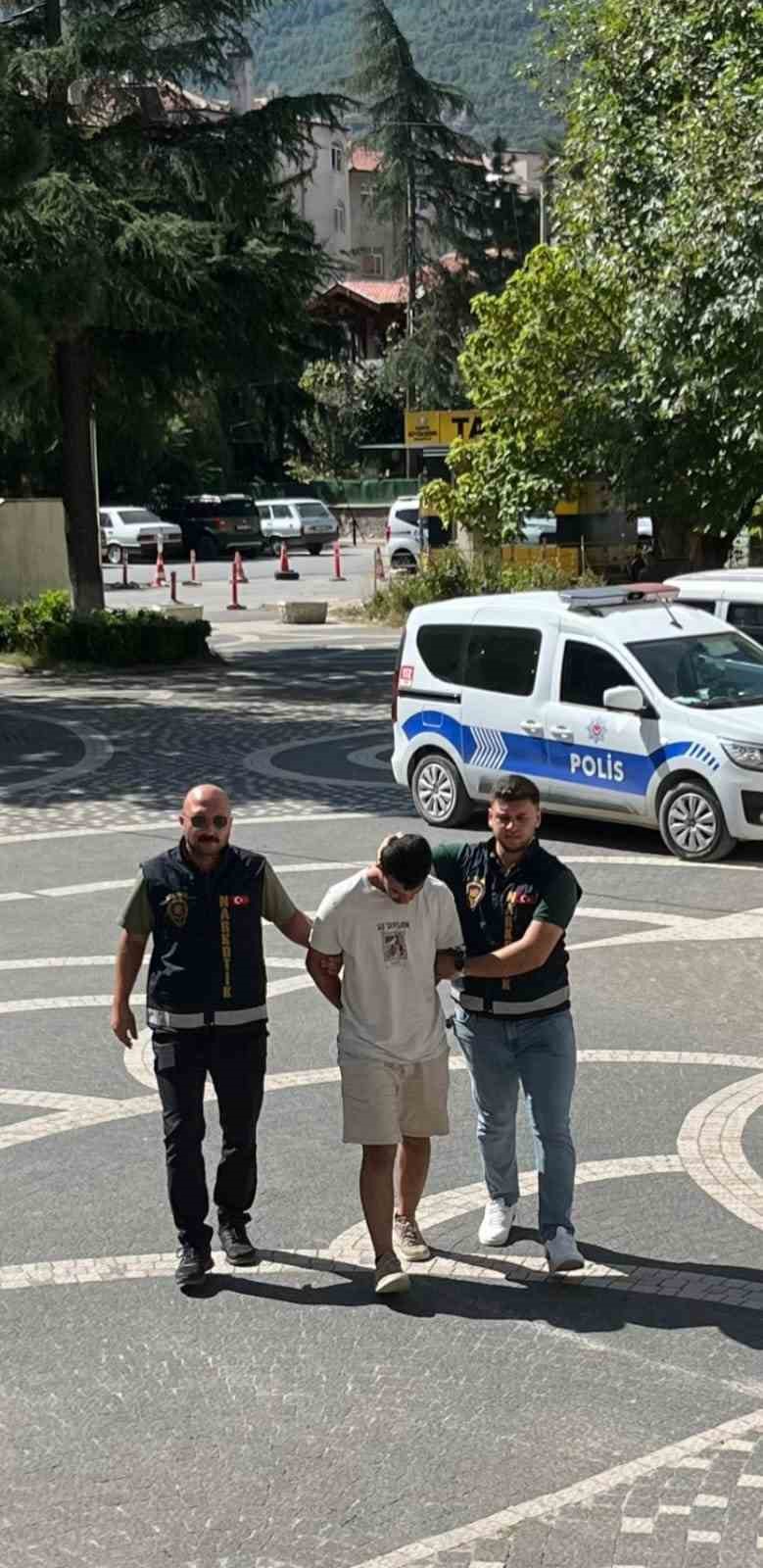 Akşehir&rsquo;de uyuşturucu operasyonu: 2 kişi tutuklandı
