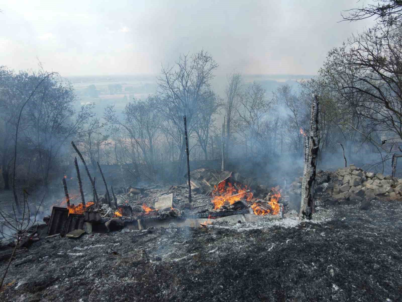 Yangını s&ouml;nd&uuml;rmek i&ccedil;i devlet-millet seferber oldu
