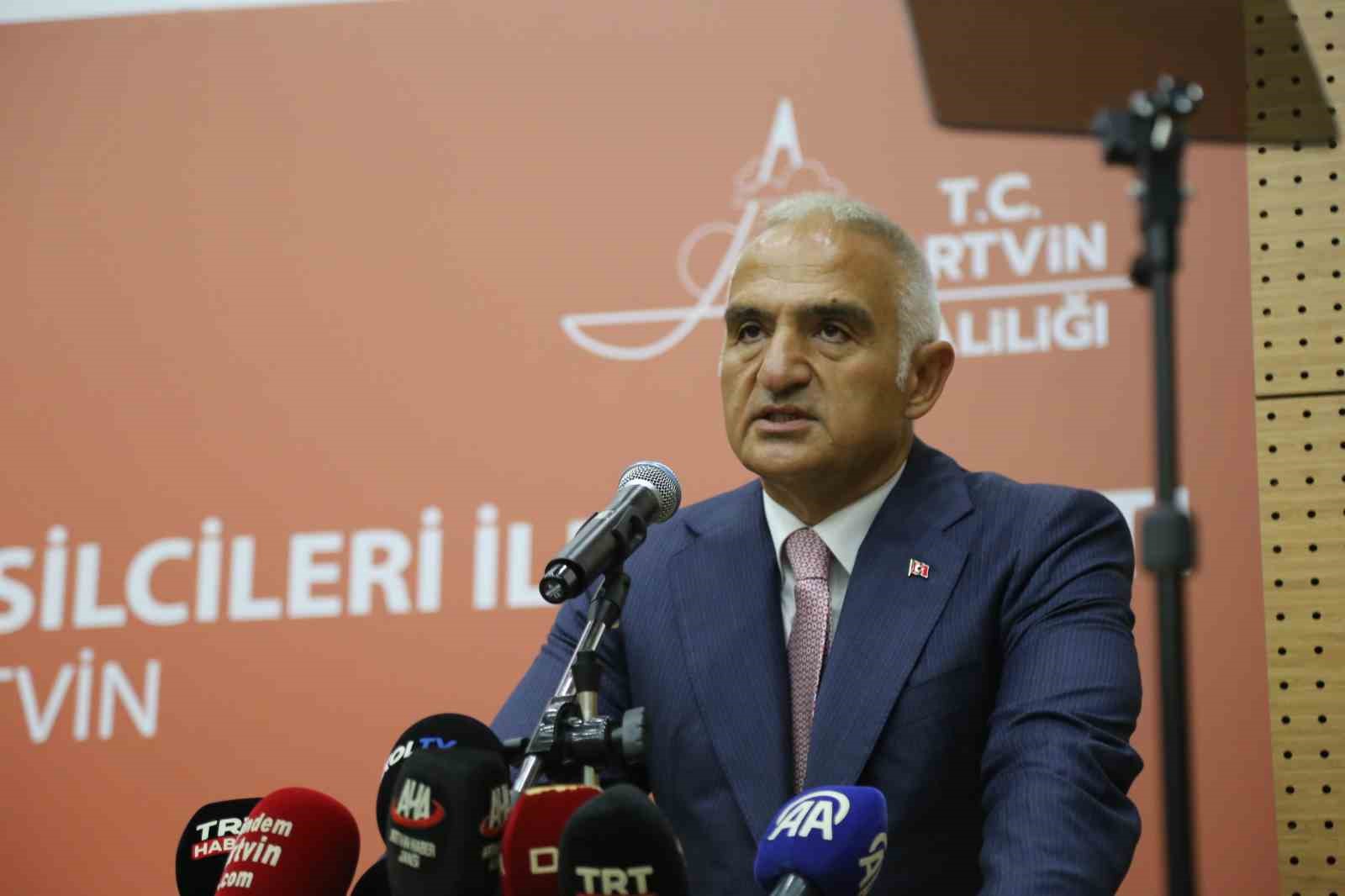 Kültür ve Turizm Bakanı Ersoy: "2025 yıl sonu hedefimiz olan 64 milyar dolar gelire doğru emin adımlarla ilerliyoruz"