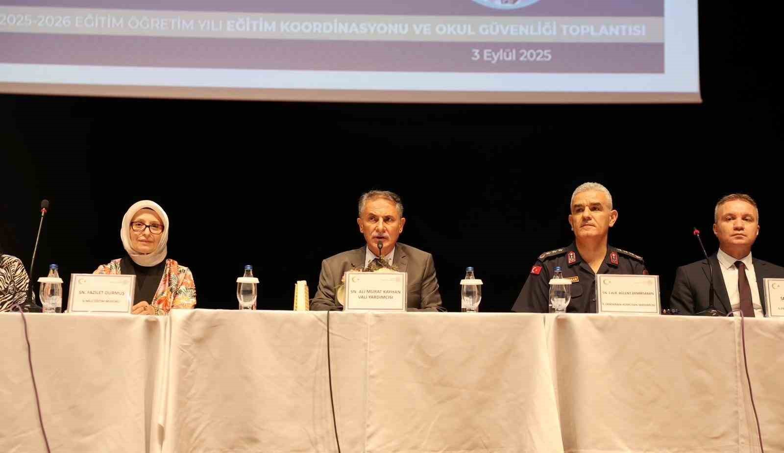 Mersin’de Eğitim Koordinasyonu ve Okul Güvenliği Toplantısı yapıldı