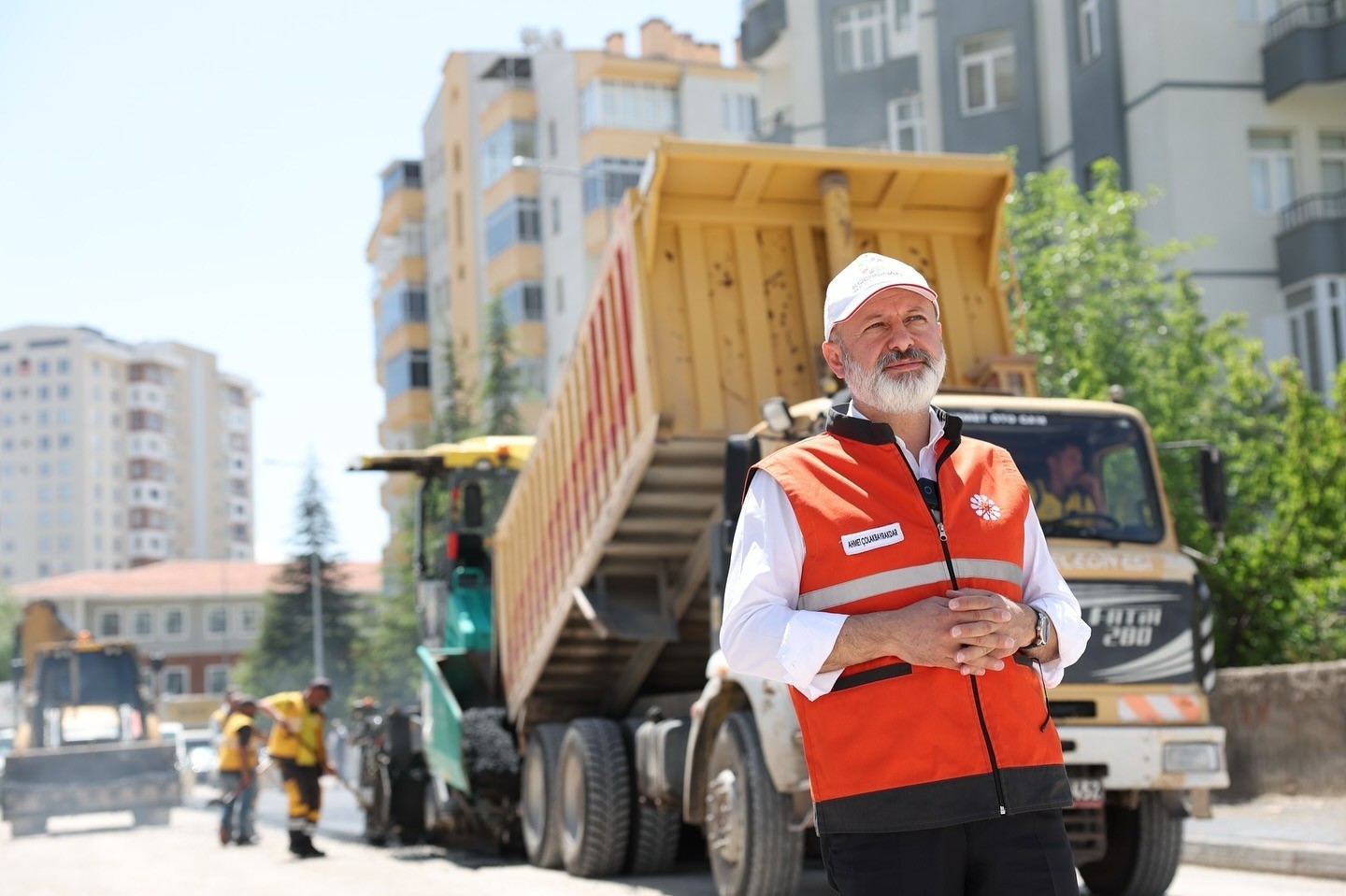 Başkan Çolakbayrakdar, "Yerli ve milli, Türkiye’nin en güçlü asfalt plentiyle rekorlara koşuyoruz"