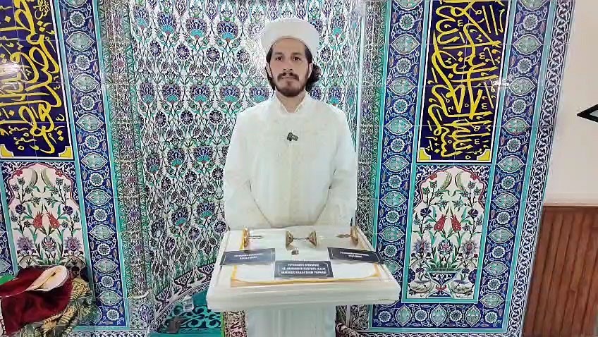 Kuşadası&rsquo;nda mukaddes emanetler ziyarete a&ccedil;ıldı
