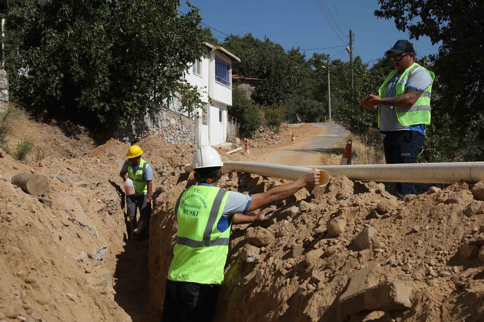 Menteşe Derinkuyu’da içme suyu şebeke hattı yenileniyor