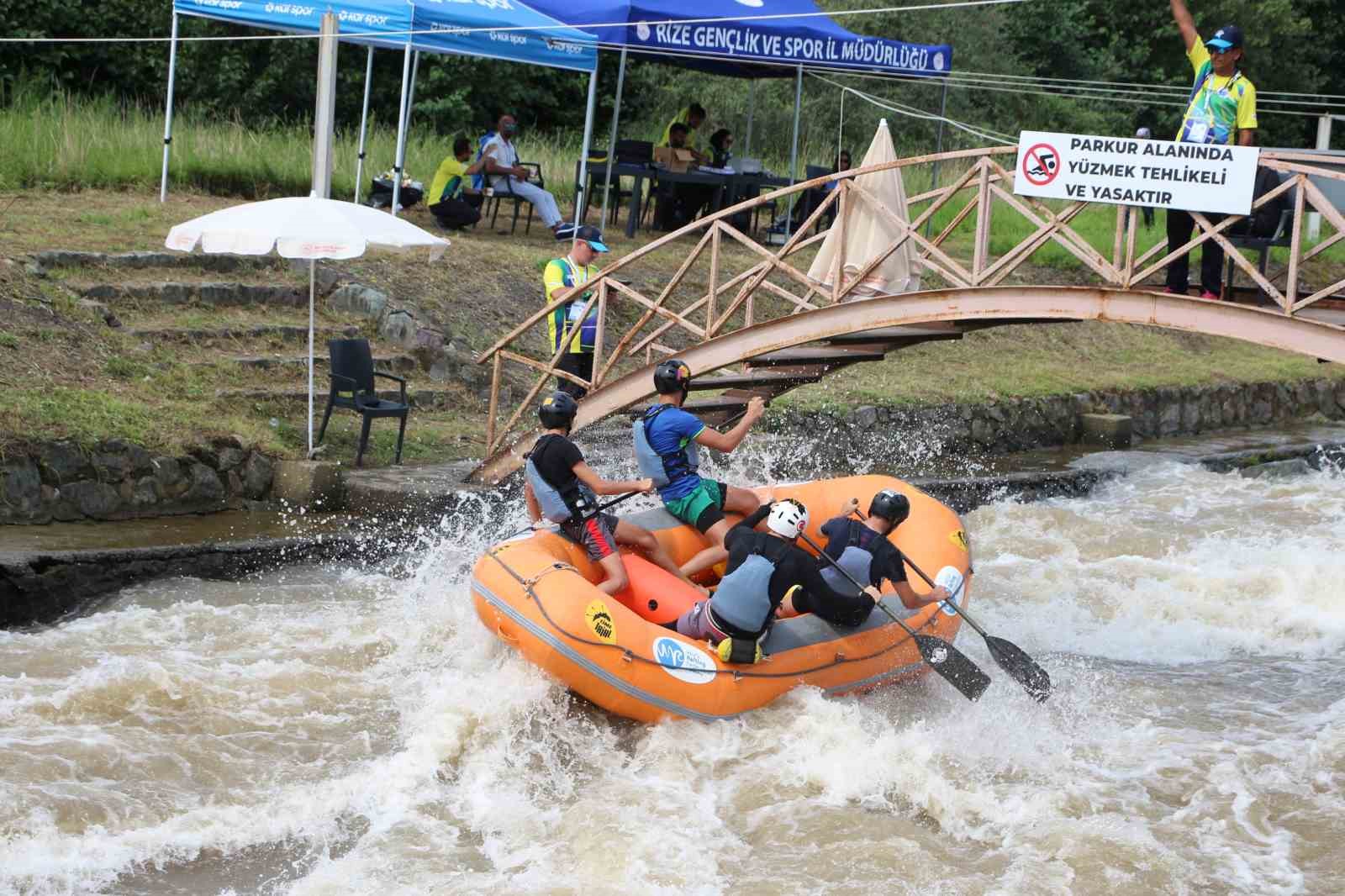 Sporcular derede kıyasıya yarışıyor

