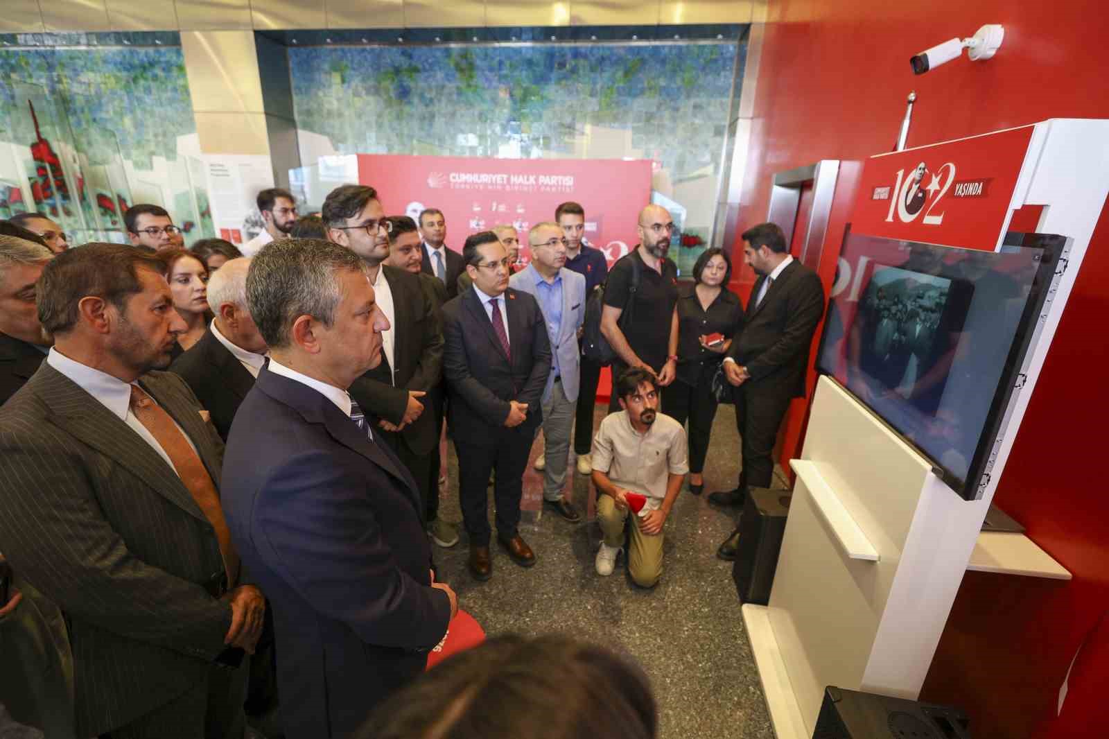 CHP Genel Başkanı Özel: "4- 9 Eylül tarihleri arası CHP’nin kuruluş haftası olarak kutlanacak"
